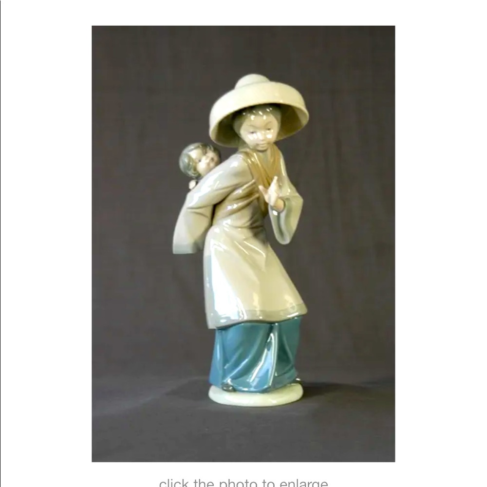 Lladro Asian Chinese lady carrying baby